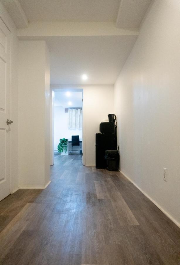 Newly Renovated Studio, Separate Entrance Montréal Exterior foto